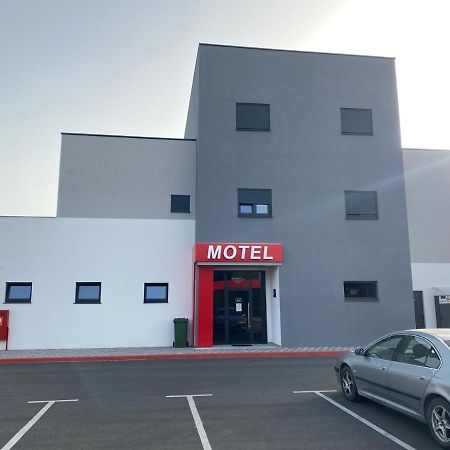 Belamionix motel Bosanski Samac Esterno foto