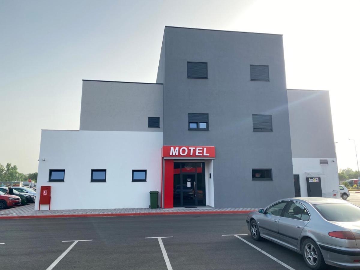 Belamionix motel Bosanski Samac Esterno foto