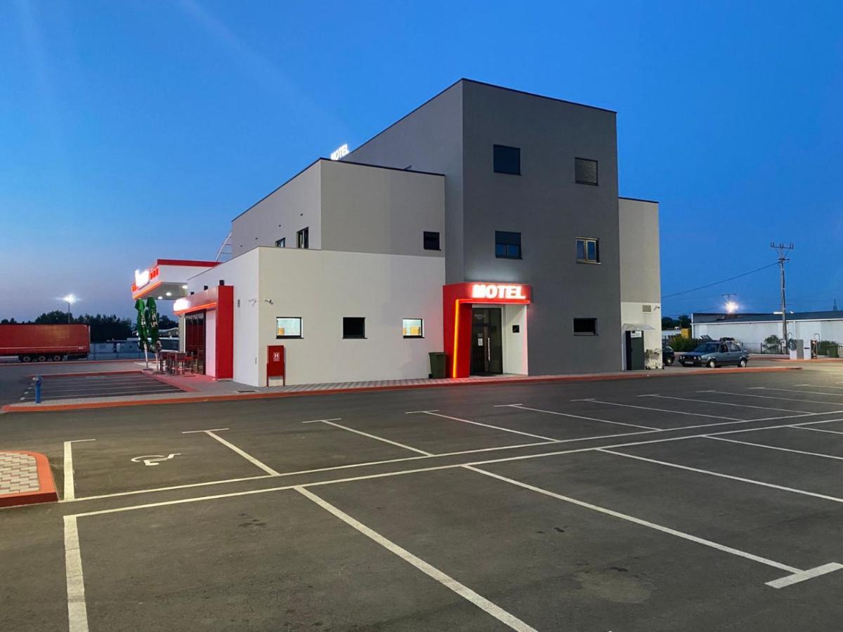 Belamionix motel Bosanski Samac Esterno foto